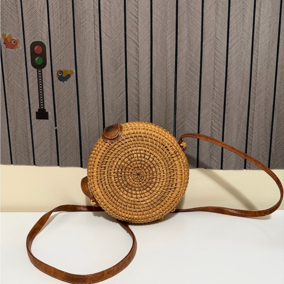 Handbags - Round Woven Tan Crossbody Bag